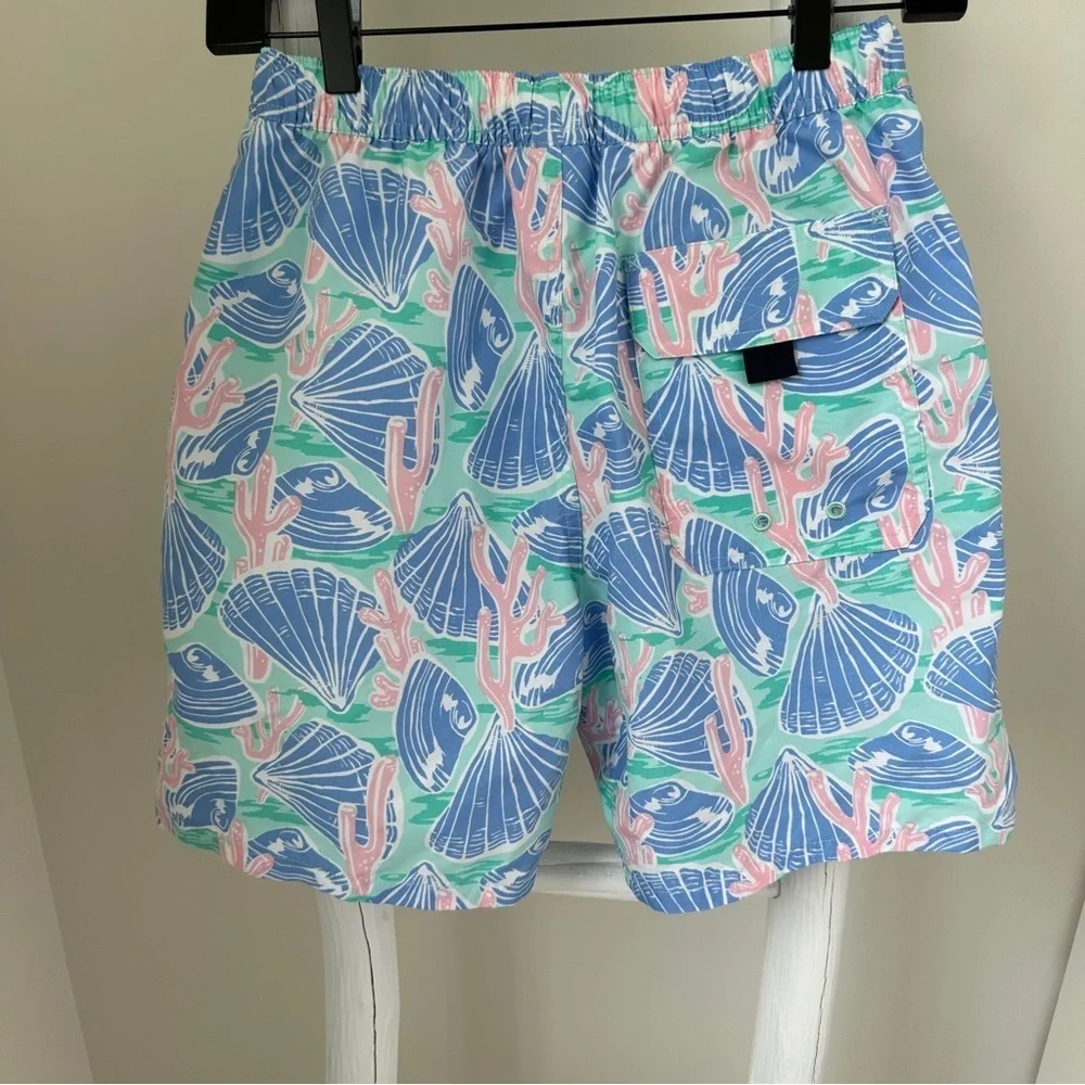 Vineyard Vines 7” Seashell Print Swim Trunks Size XS